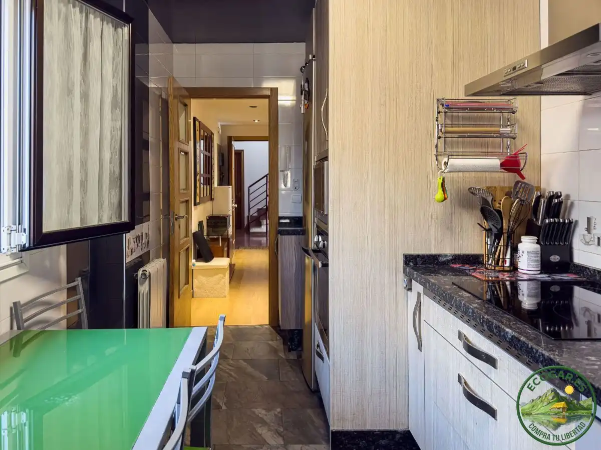 Cocina de Piso en venta en Toral de los Vados con Calefacción, Terraza y Trastero