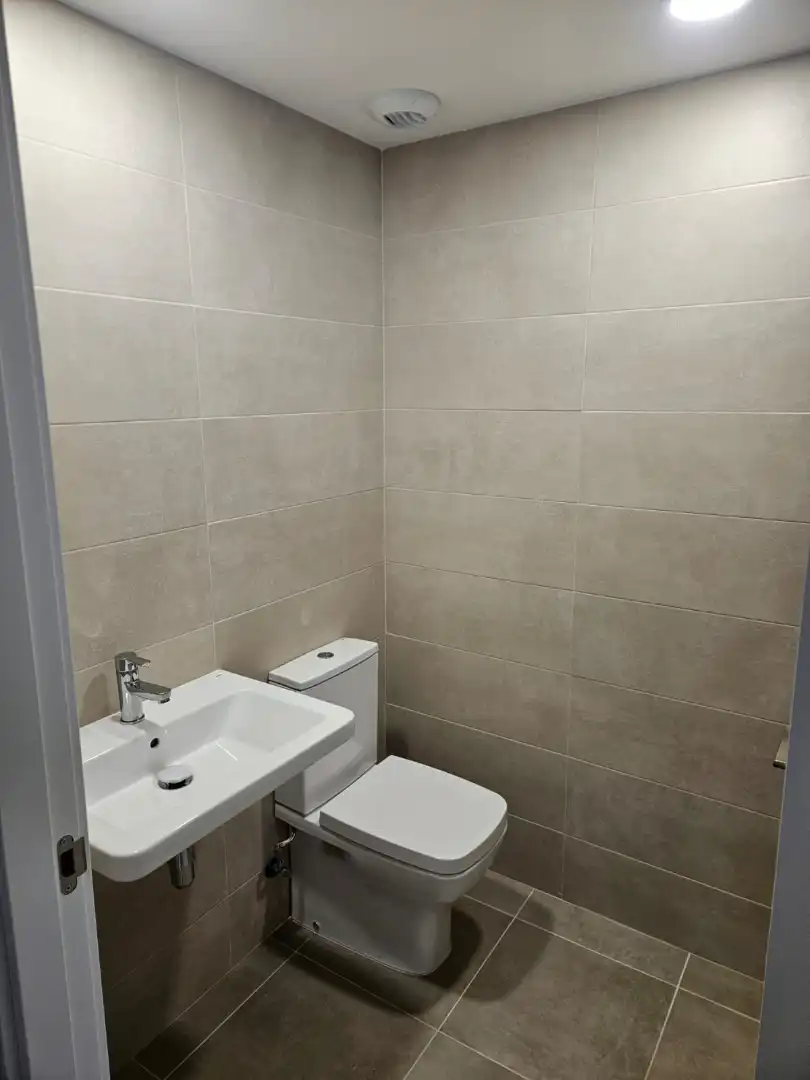 Bathroom of Flat for rent in Zaragoza  with Air Conditioner, Heating and Terrace