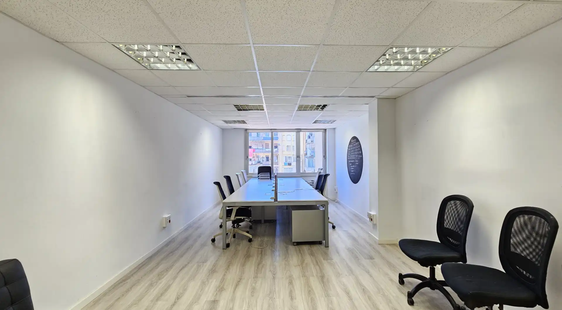 Büro zur Miete in Barcelona mit Klimaanlage, Heizung und Internet