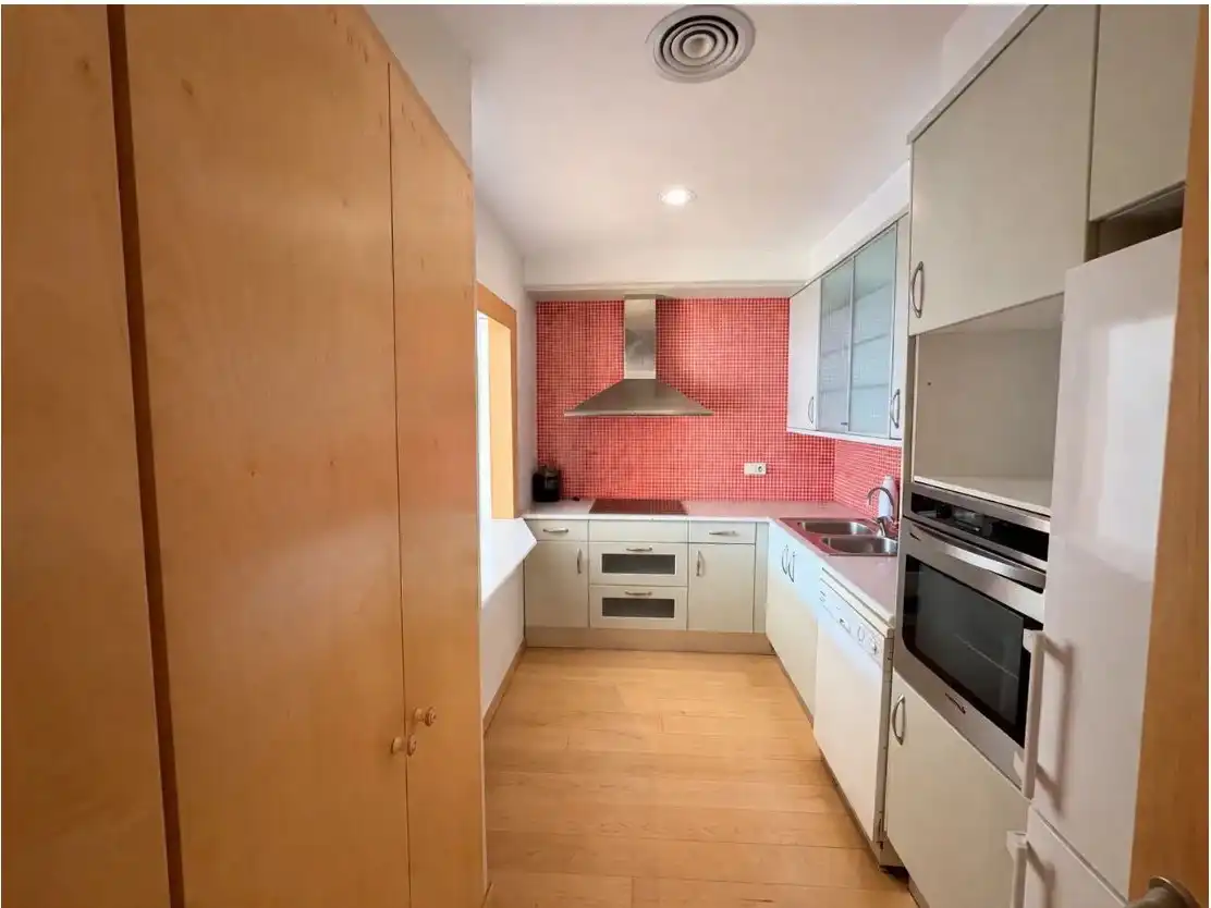 Wohnung mit Aufzug zur Miete in Plaça independencia 12, imagen 4