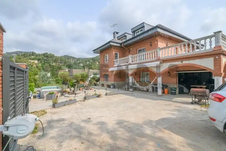 Casa amb terrassa en venda a Corbera de Llobregat, imagen 4