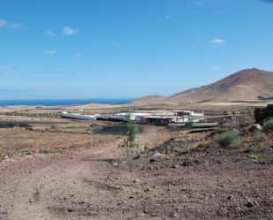 Vista exterior de Casa o xalet en venda en Yaiza amb Piscina i Balcó