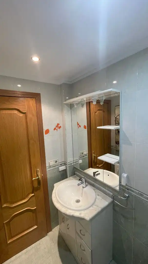 Wohnung zur Miete in Avenida de Moratalaz, Marroquina