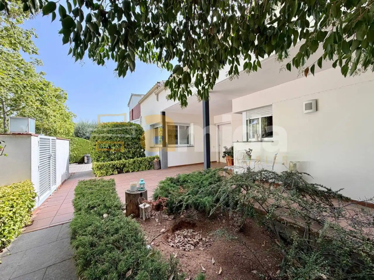 Vista exterior de Casa o xalet en venda en Sabadell amb Aire condicionat, Calefacció i Jardí privat