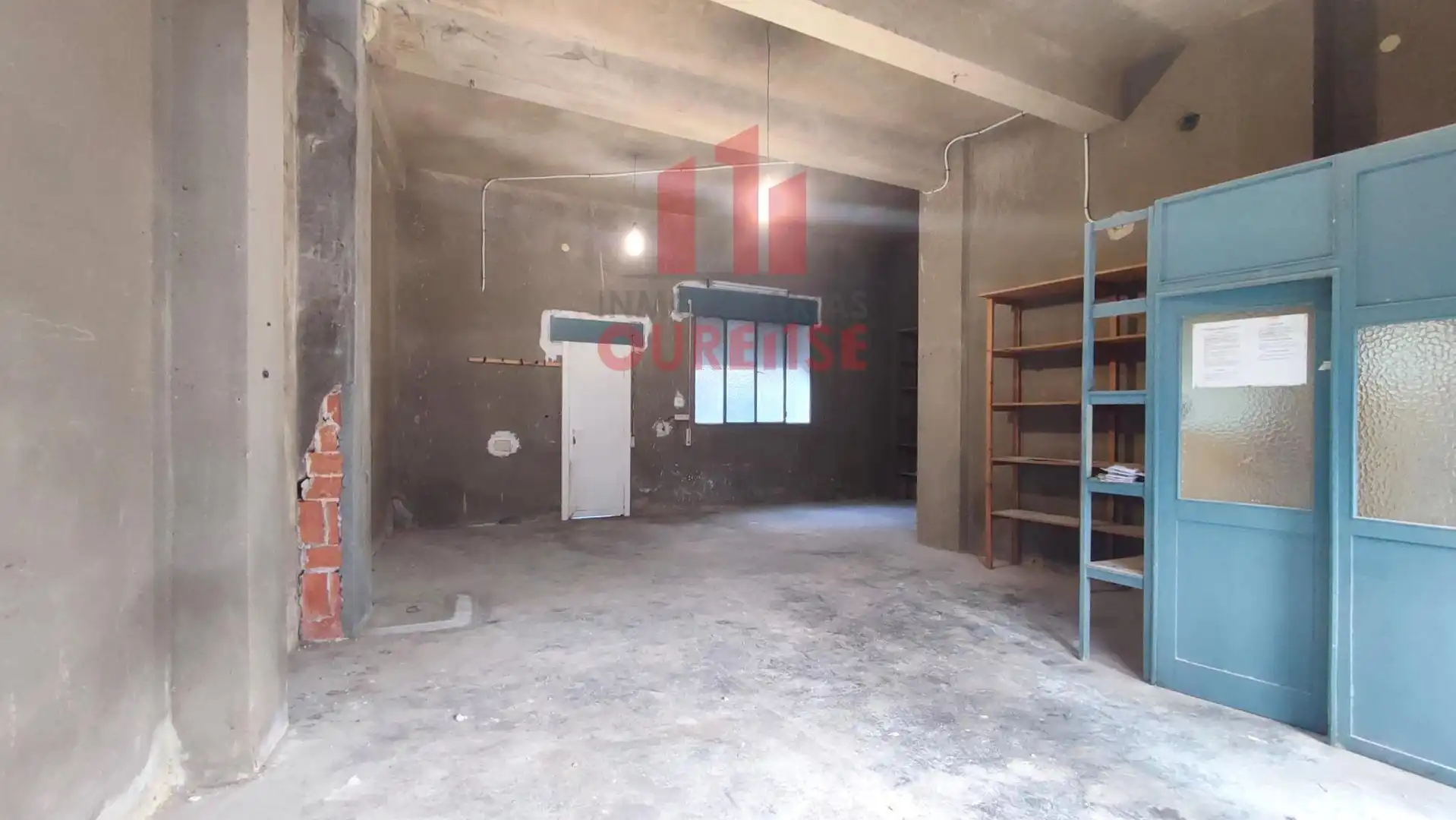 Local comercial de lloguer a Universidad