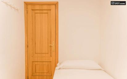 Bedroom of Flat to share in  Valencia Capital  with Air Conditioner and Terrace