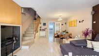 Sala d'estar de Casa adosada en venda en Castellar del Vallès amb Aire condicionat, Calefacció i Jardí privat
