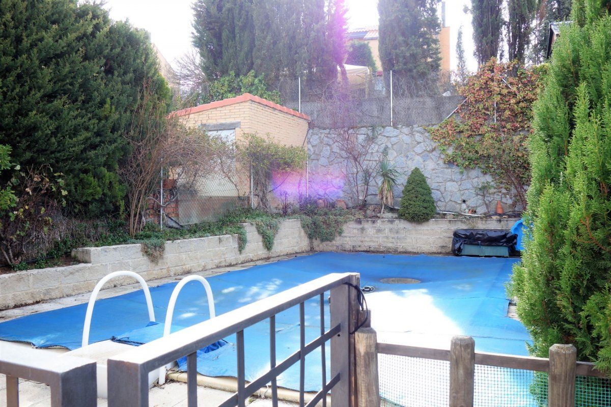 Swimming pool of Single-family semi-detached for sale in Ávila Capital  with Heating, Private garden and Terrace