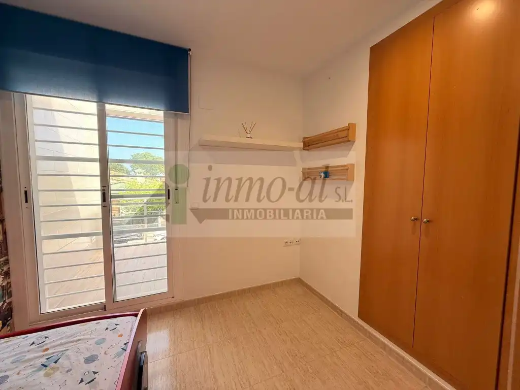 Dormitori de Casa o xalet en venda en Almazora / Almassora amb Aire condicionat, Terrassa i Piscina comunitària