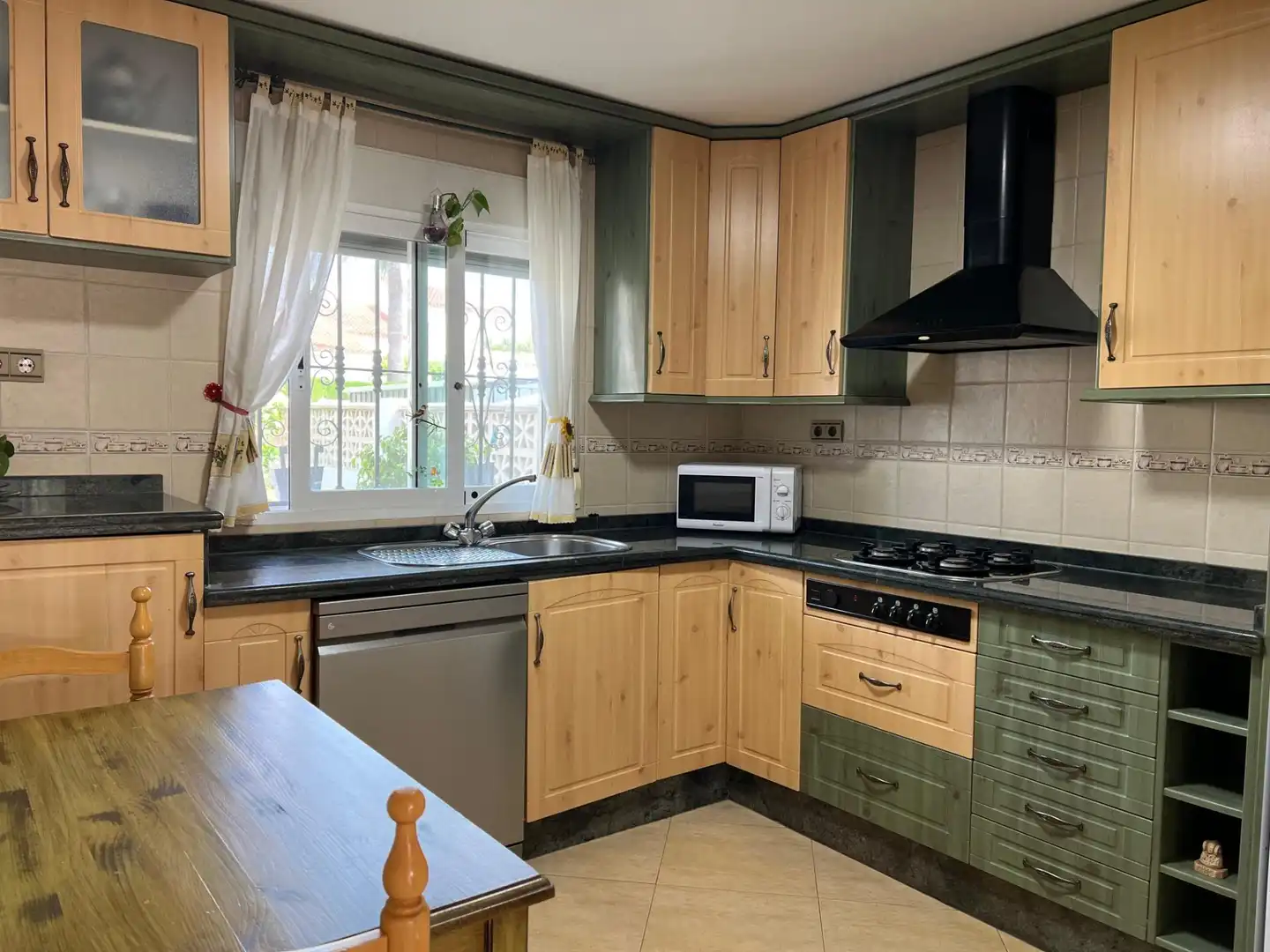 Cocina de Casa adosada en venta en La Nucia con Aire acondicionado, Jardín privado y Trastero