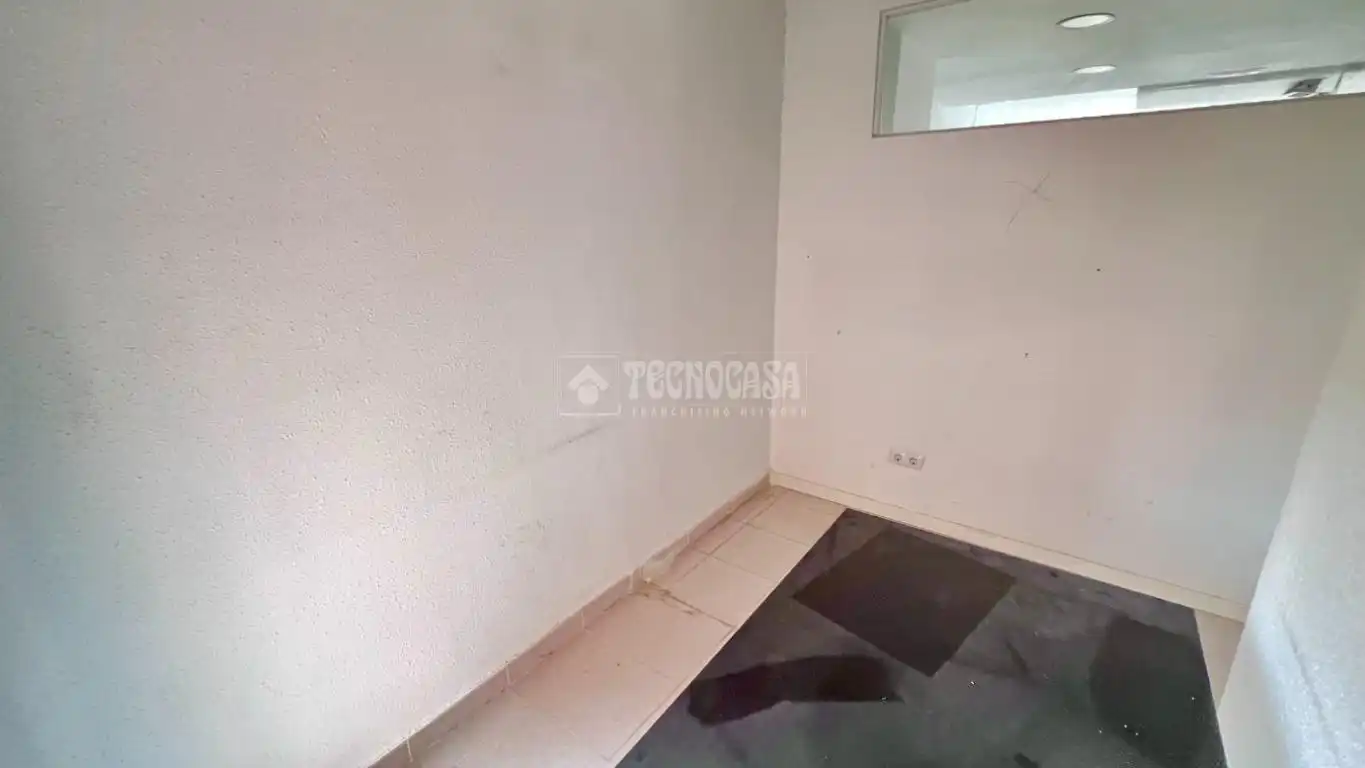 Office for rent in Alcalá de Henares  with Air Conditioner and Terrace
