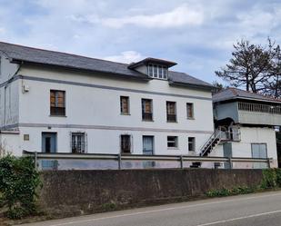 Vista exterior de Casa o xalet en venda en Valdés - Luarca amb Jardí privat