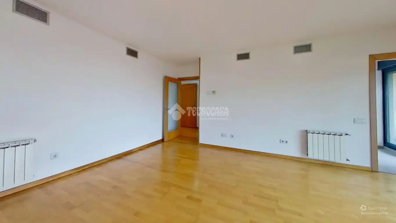 Habitación de Piso en venta en Sabadell con Aire acondicionado, Calefacción y Balcón