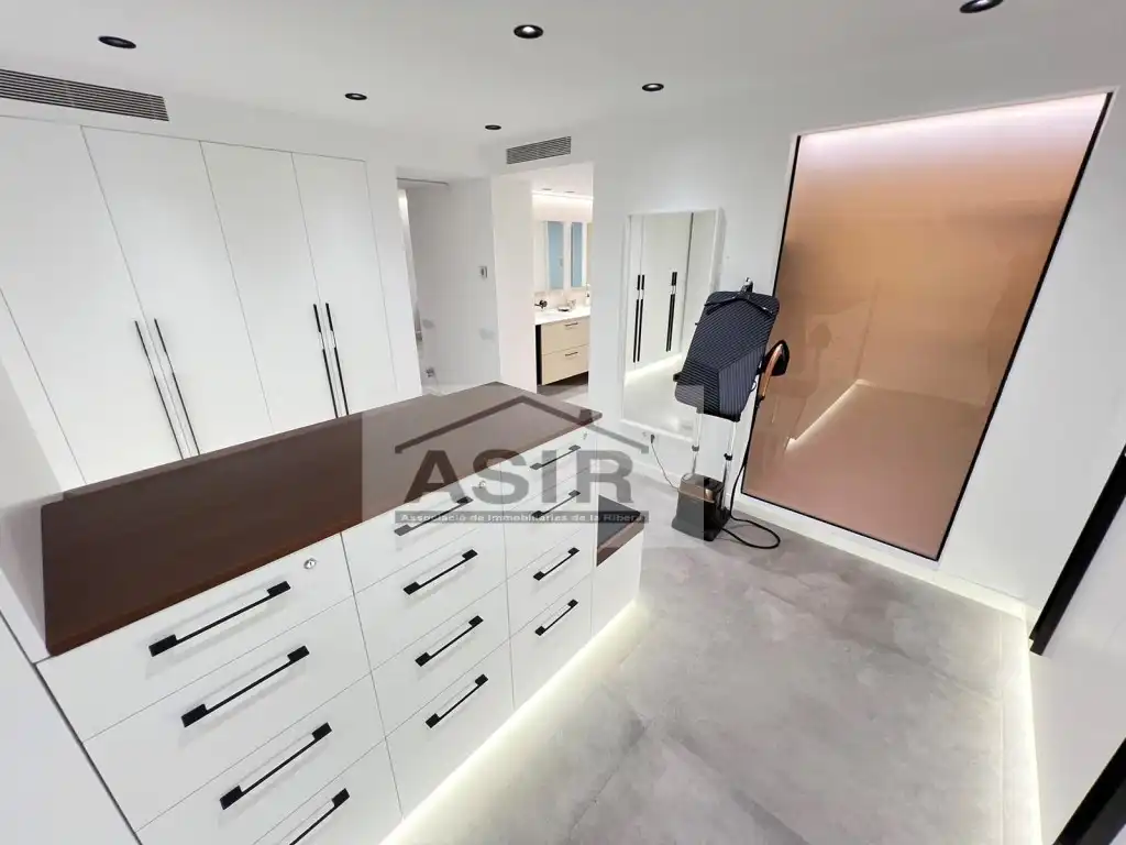 Houses for sale in Algemesí  with Air Conditioner and Swimming Pool