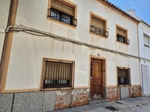 Vista exterior de Casa o xalet en venda en Alcázar de San Juan amb Terrassa i Traster
