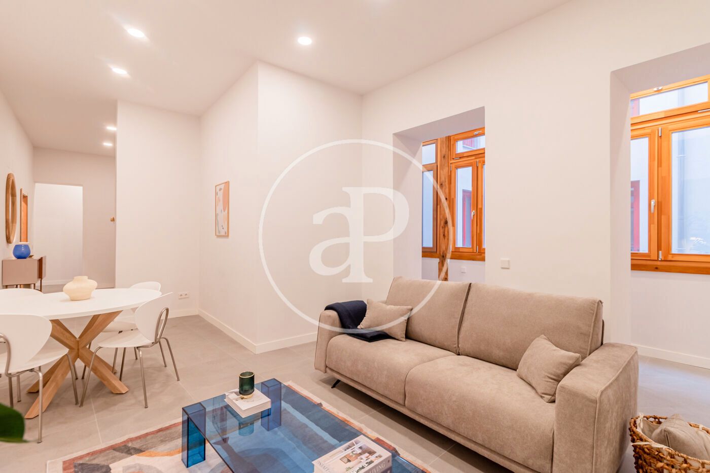 Living room of Flat for rent in  Madrid Capital  with Air Conditioner, Heating and Furnished