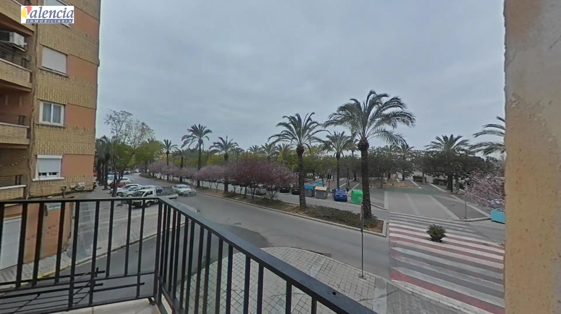 Vista exterior de Piso en venta en Paterna