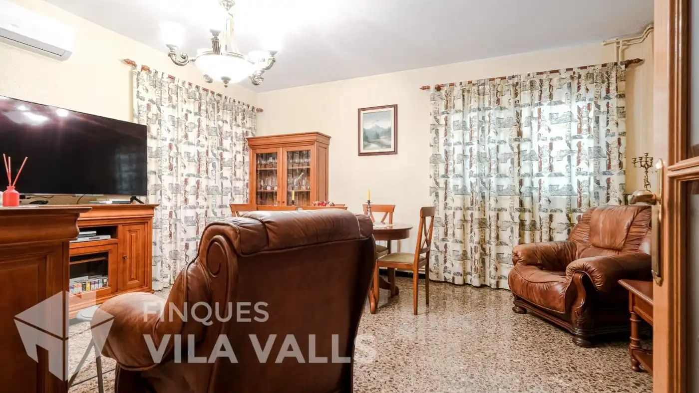 Sala d'estar de Casa o xalet en venda en Caldes de Montbui amb Calefacció, Jardí privat i Terrassa