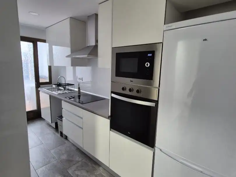 Cocina de Oficina de alquiler en  Toledo Capital con Calefacción y Terraza