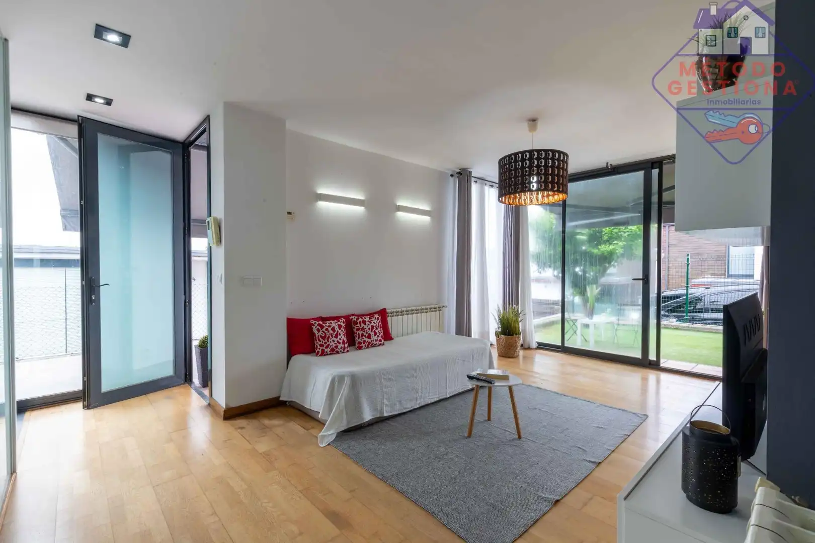 Sala d'estar de Casa o xalet en venda en Suances amb Calefacció, Jardí privat i Terrassa