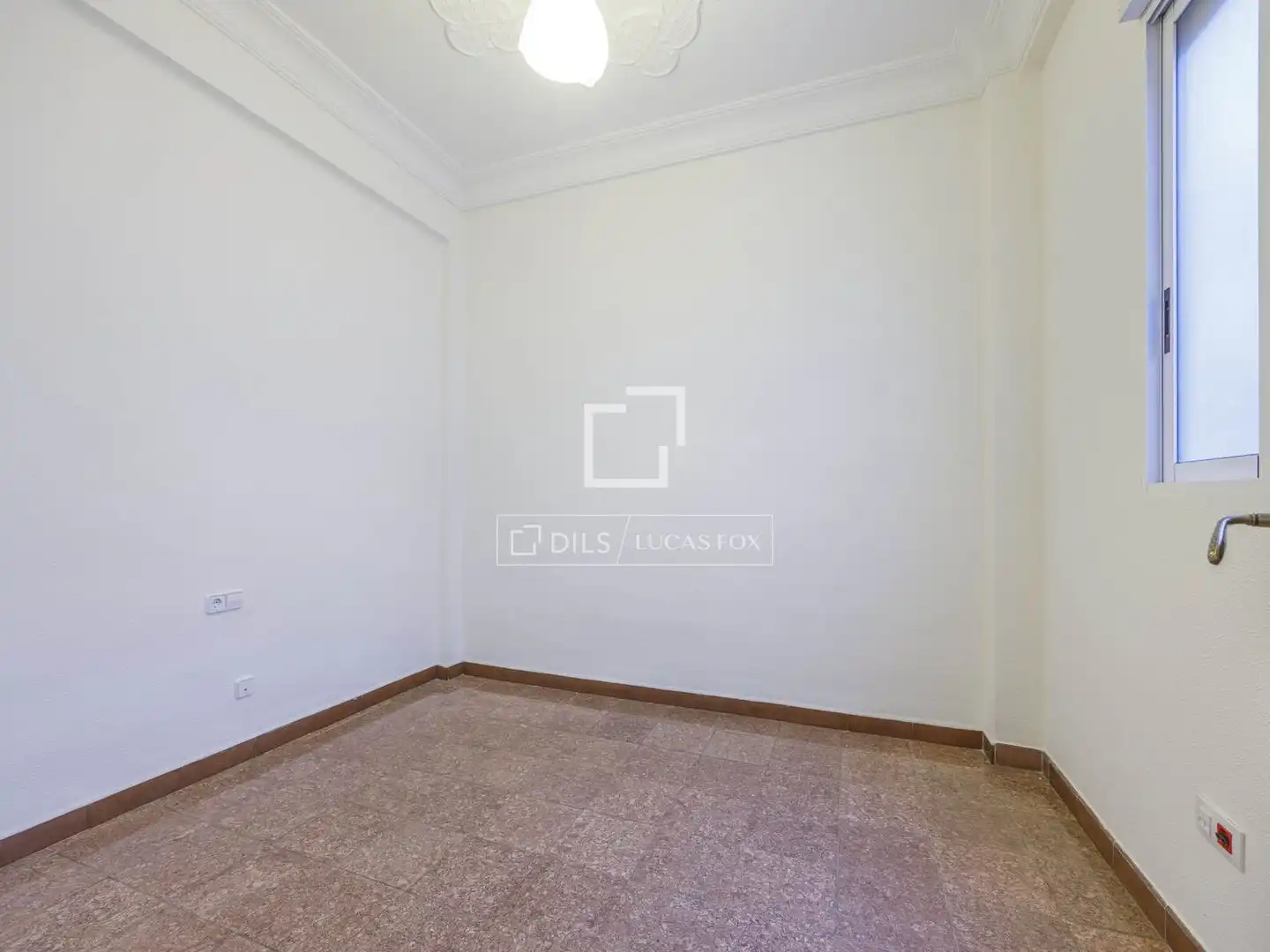 Bedroom of Flat for rent in Valencia  with Air Conditioner, Heating and Balcony