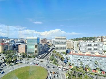 Büro mit Aufzug zur Miete in Gran Via de les Corts Catalanes