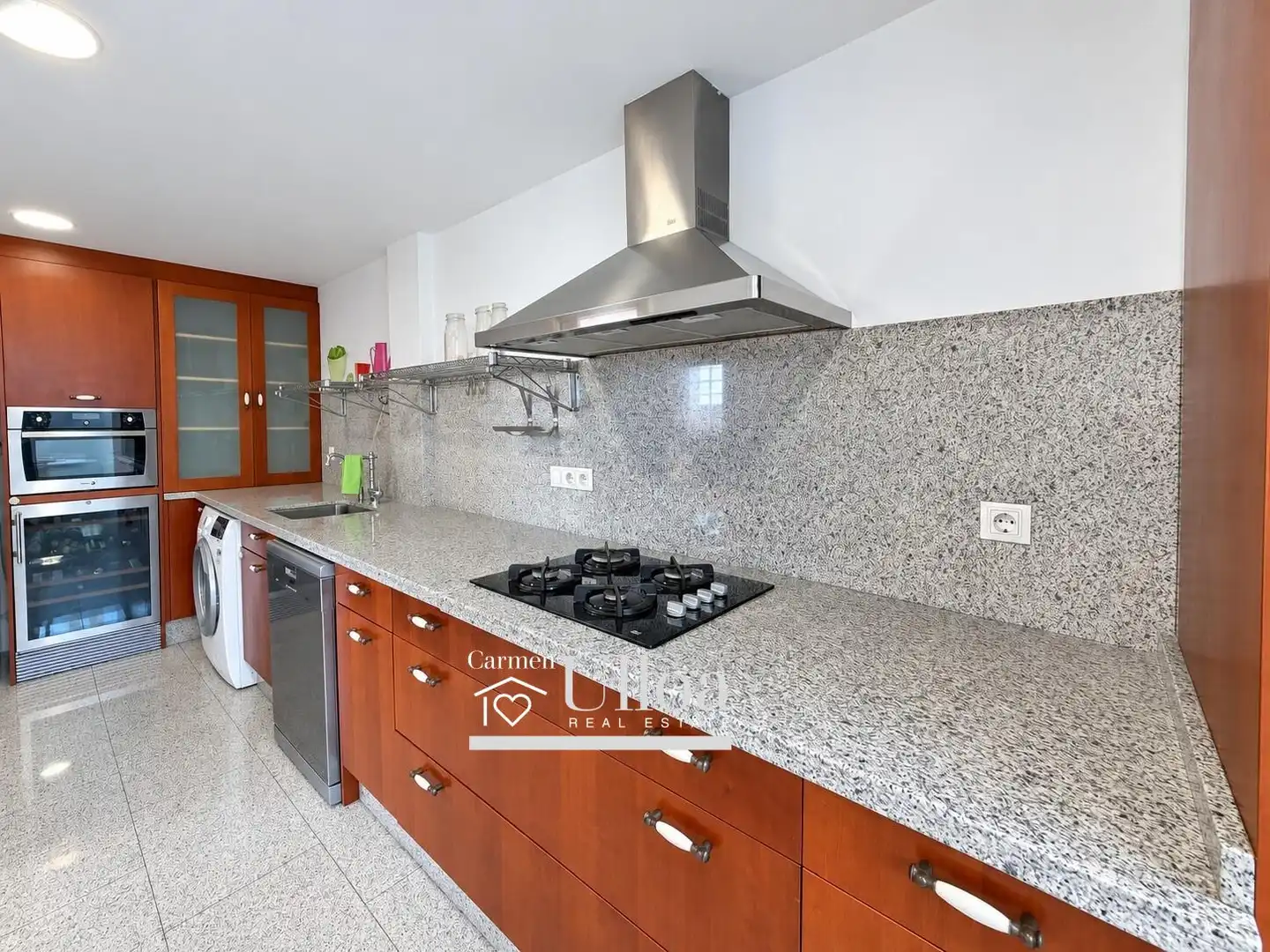 Cocina de Casa o chalet en venta en Alicante / Alacant con Aire acondicionado, Calefacción y Jardín privado