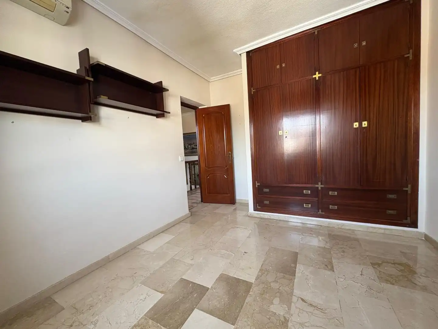 Bedroom of Houses for sale in Algeciras  with Air Conditioner, Private garden and Terrace