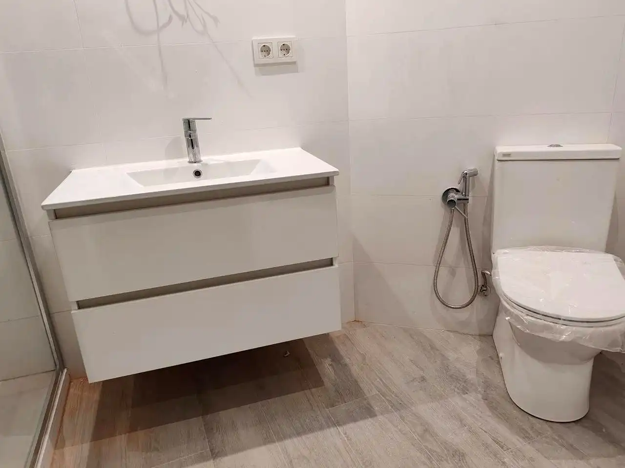 Bathroom of Flat for rent in Córdoba  with Air Conditioner and Balcony