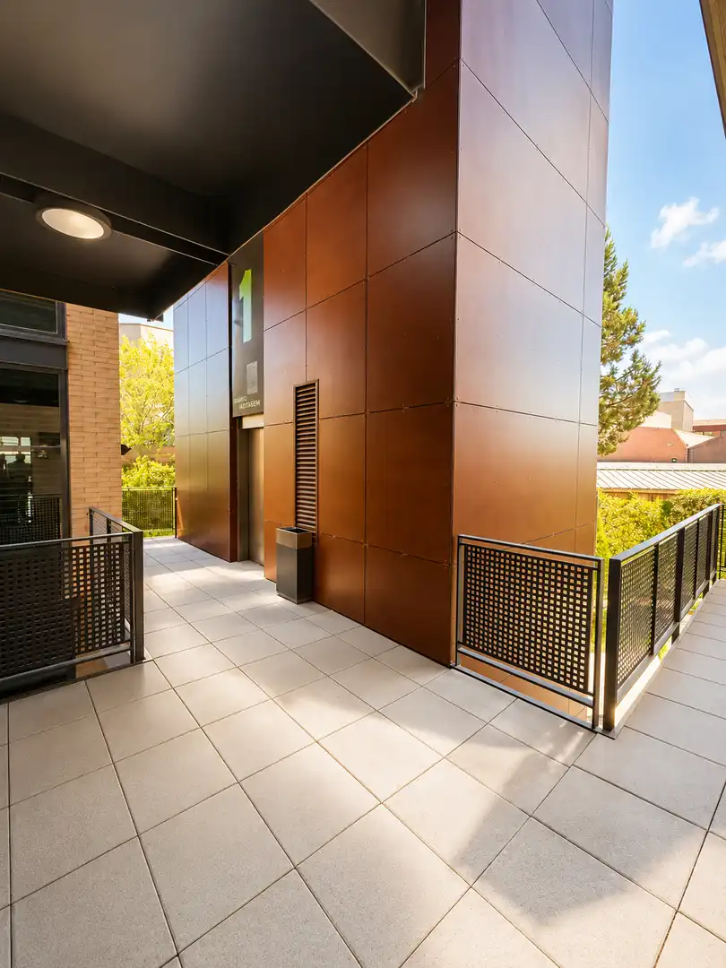 Vista exterior de Dúplex en venta en Alcobendas con Aire acondicionado y Domótica