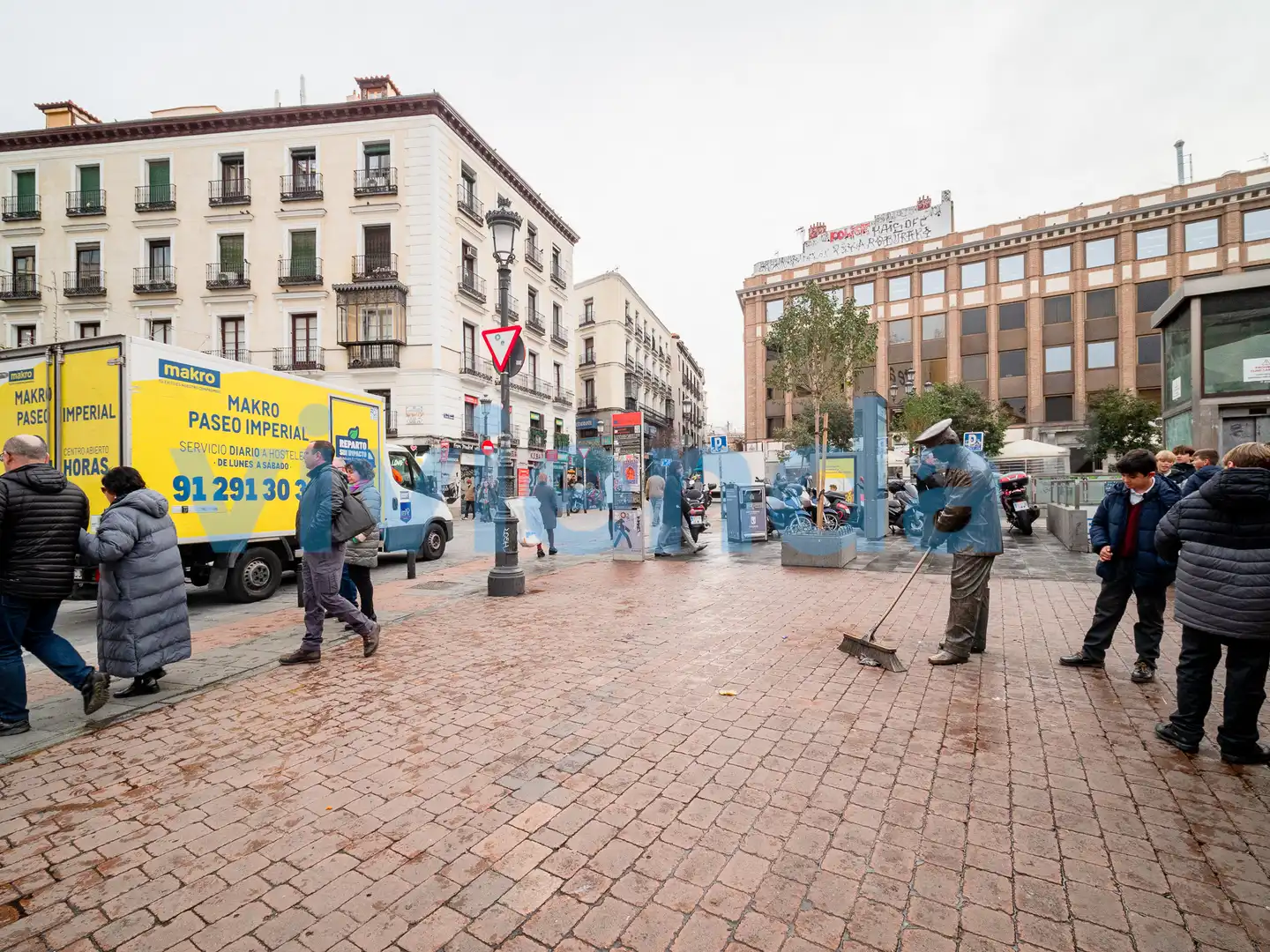 Vista exterior de Local de alquiler en Madrid con Calefacción
