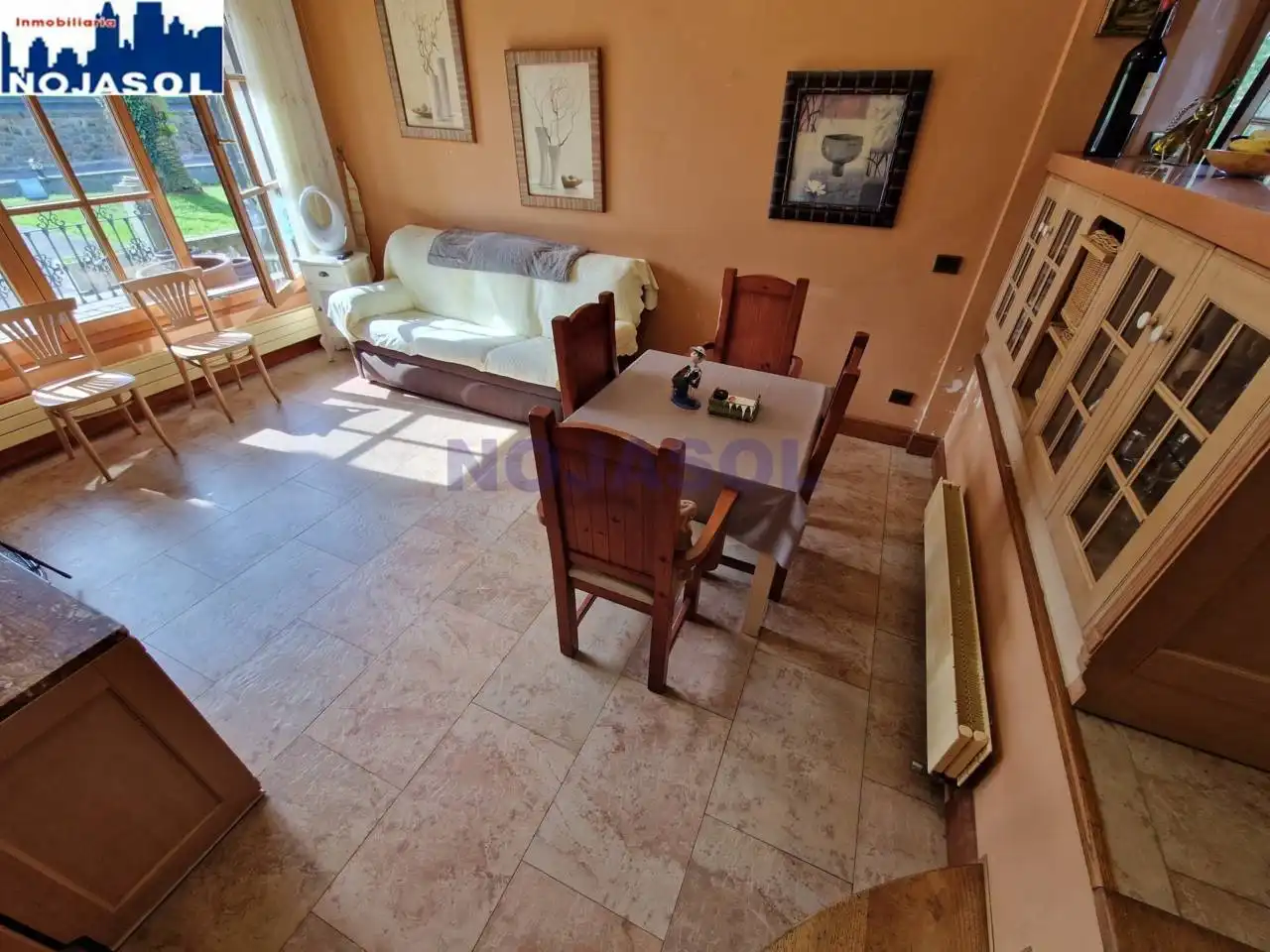 Sala de estar de Casa o chalet en venta en Noja con Aire acondicionado, Calefacción y Jardín privado