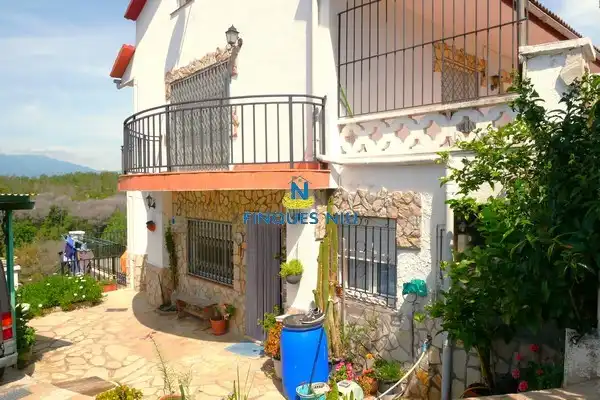 Xalet en venda a Carrer Amer 26