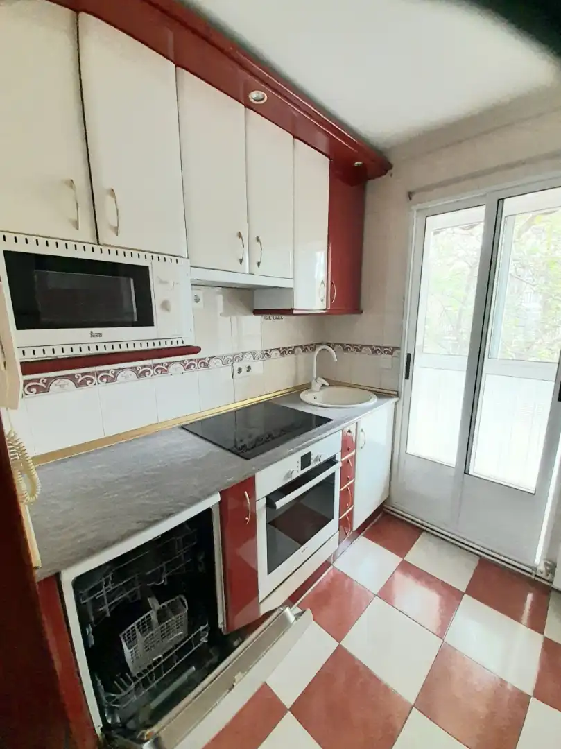 Kitchen of Flat for sale in Valladolid  with Heating, Terrace and Oven