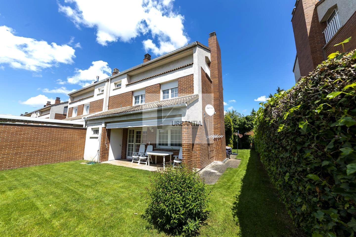 Garden of Single-family semi-detached for sale in Egüés  with Heating, Private garden and Parquet flooring
