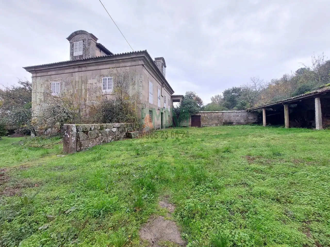Country house zum Verkauf in Ourense Capital  mit Privatgarten und Terrasse