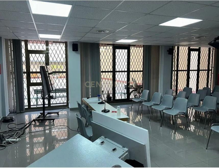 Premises for sale in L'Hospitalet de Llobregat  with Air Conditioner