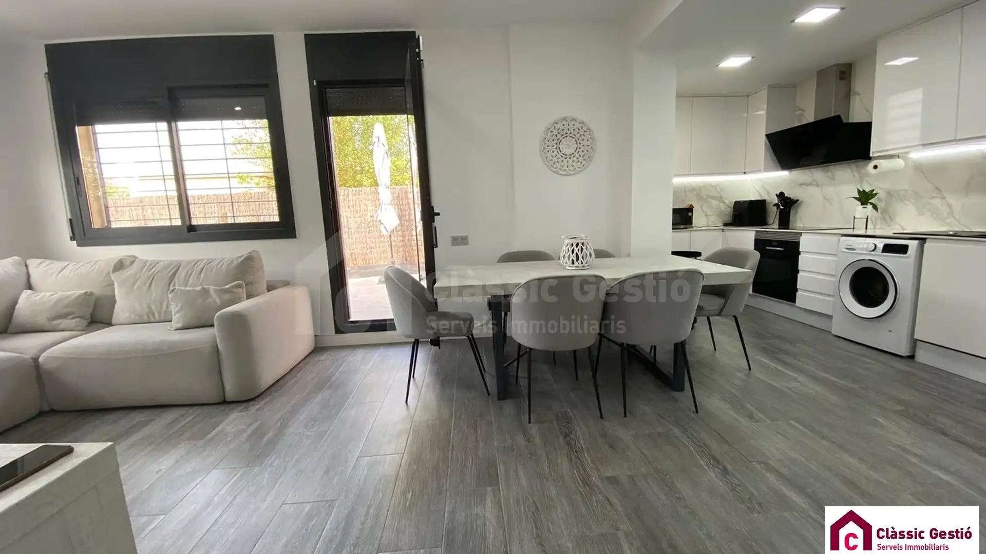 Dining room of Houses for sale in Terrassa  with Air Conditioner, Heating and Terrace