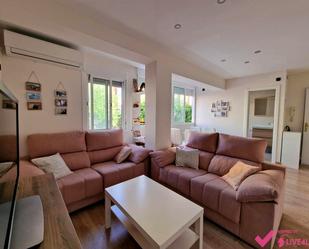 Living room of Flat to rent in  Sevilla Capital  with Air Conditioner and Terrace