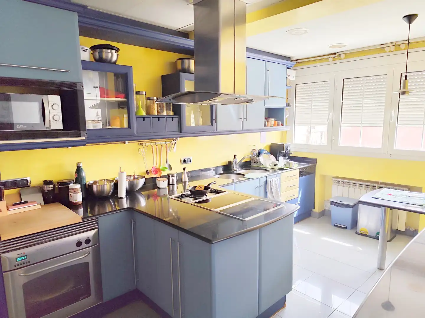 Kitchen of Flat for sale in Vilanova del Camí  with Air Conditioner, Heating and Oven