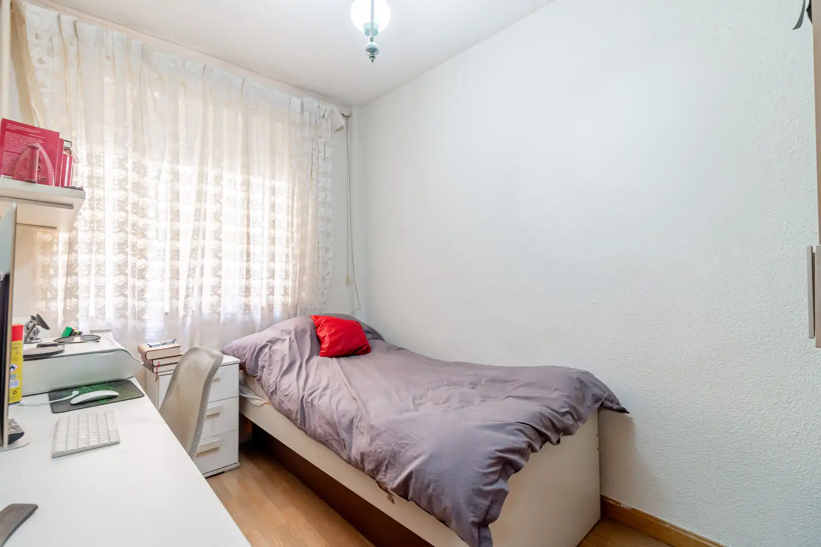 Bedroom of Flat for sale in Carabanchel