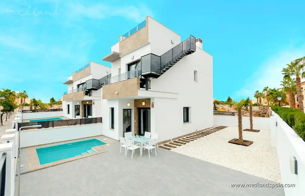 Detached house with pool for sale in Zona Carrefour - Urbanizaciones