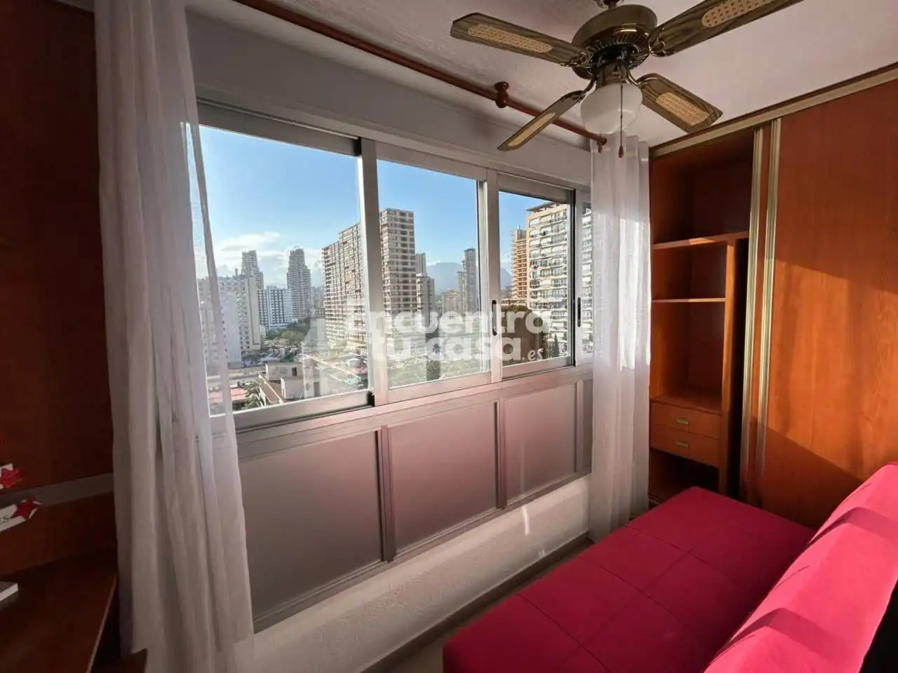 Flat with terrace for sale in Calle Londres, imagen 6