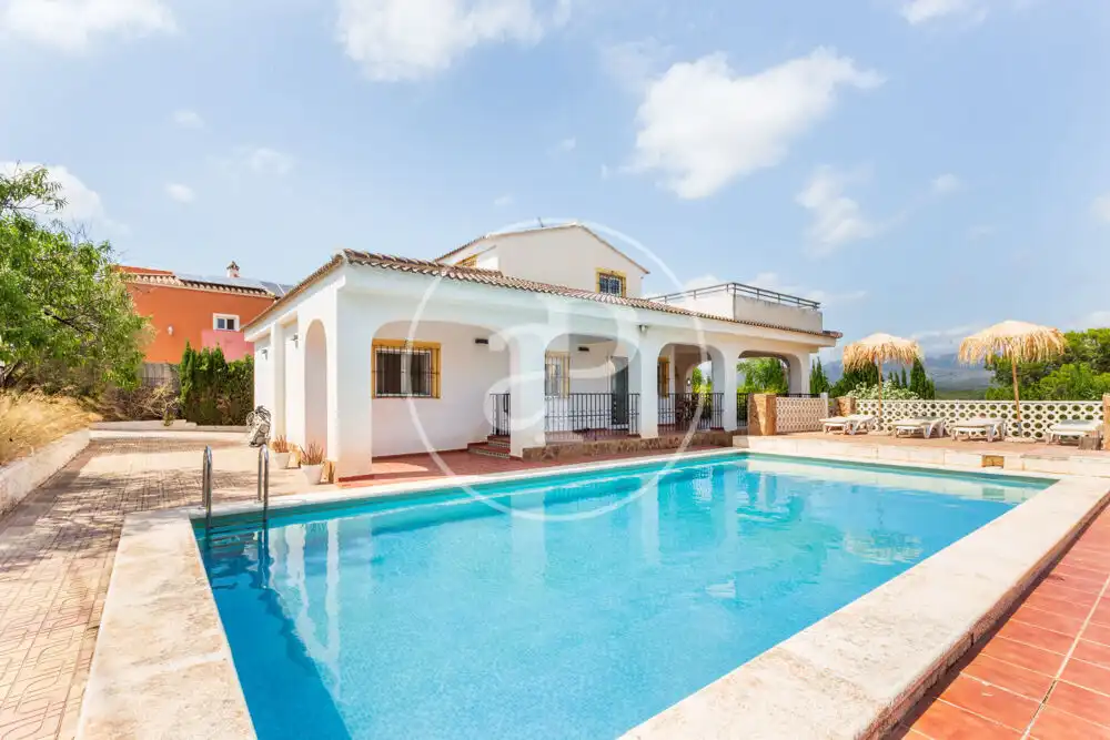 Piscina de Casa o xalet en venda en La Pobla de Vallbona amb Aire condicionat, Calefacció i Jardí privat
