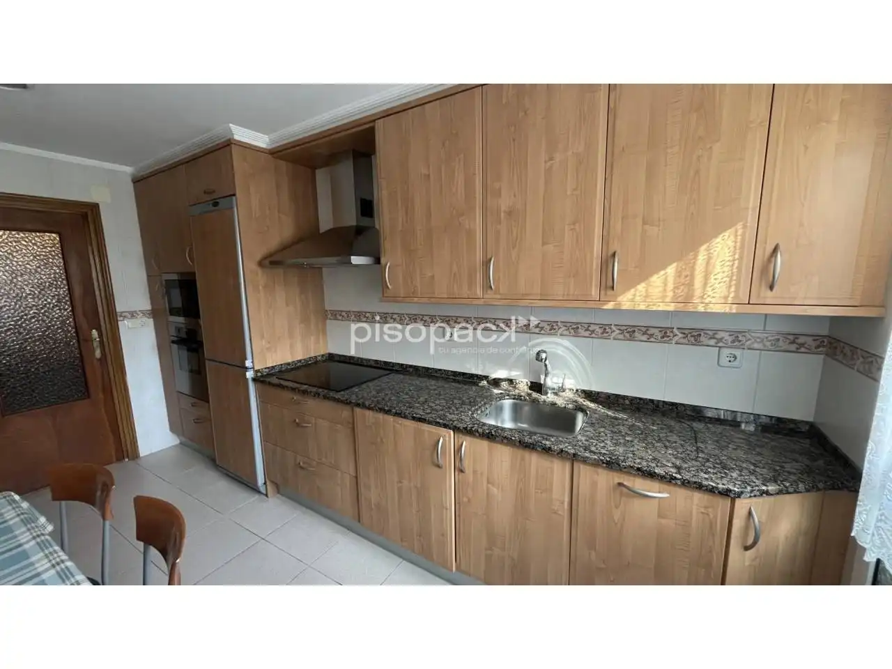 Cocina de Piso en venta en  Pamplona / Iruña con Calefacción y Alarma