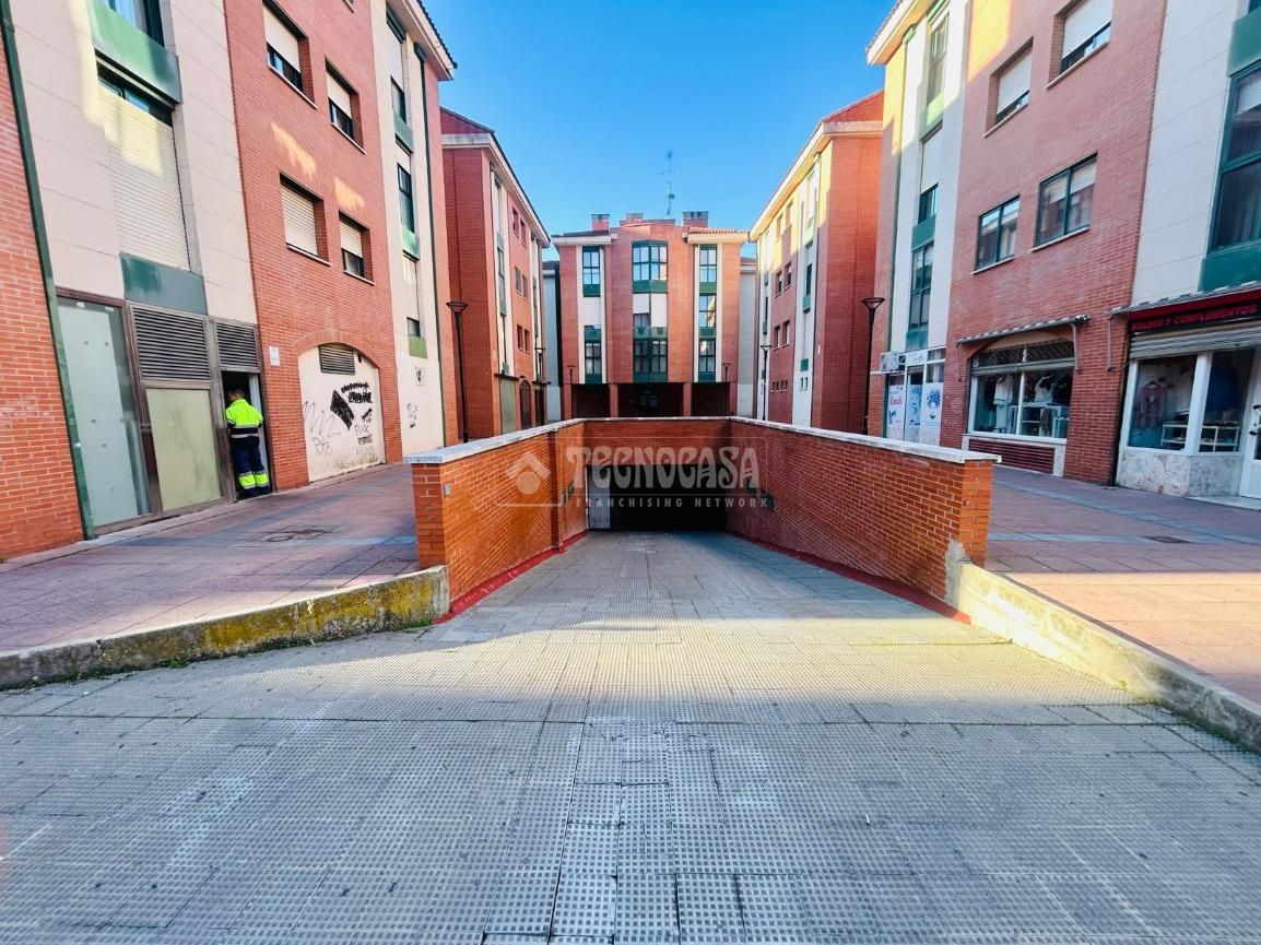 Vista exterior de Garatge en venda en Laguna de Duero