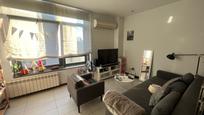 Living room of Duplex to rent in  Madrid Capital  with Air Conditioner, Furnished and Washing machine