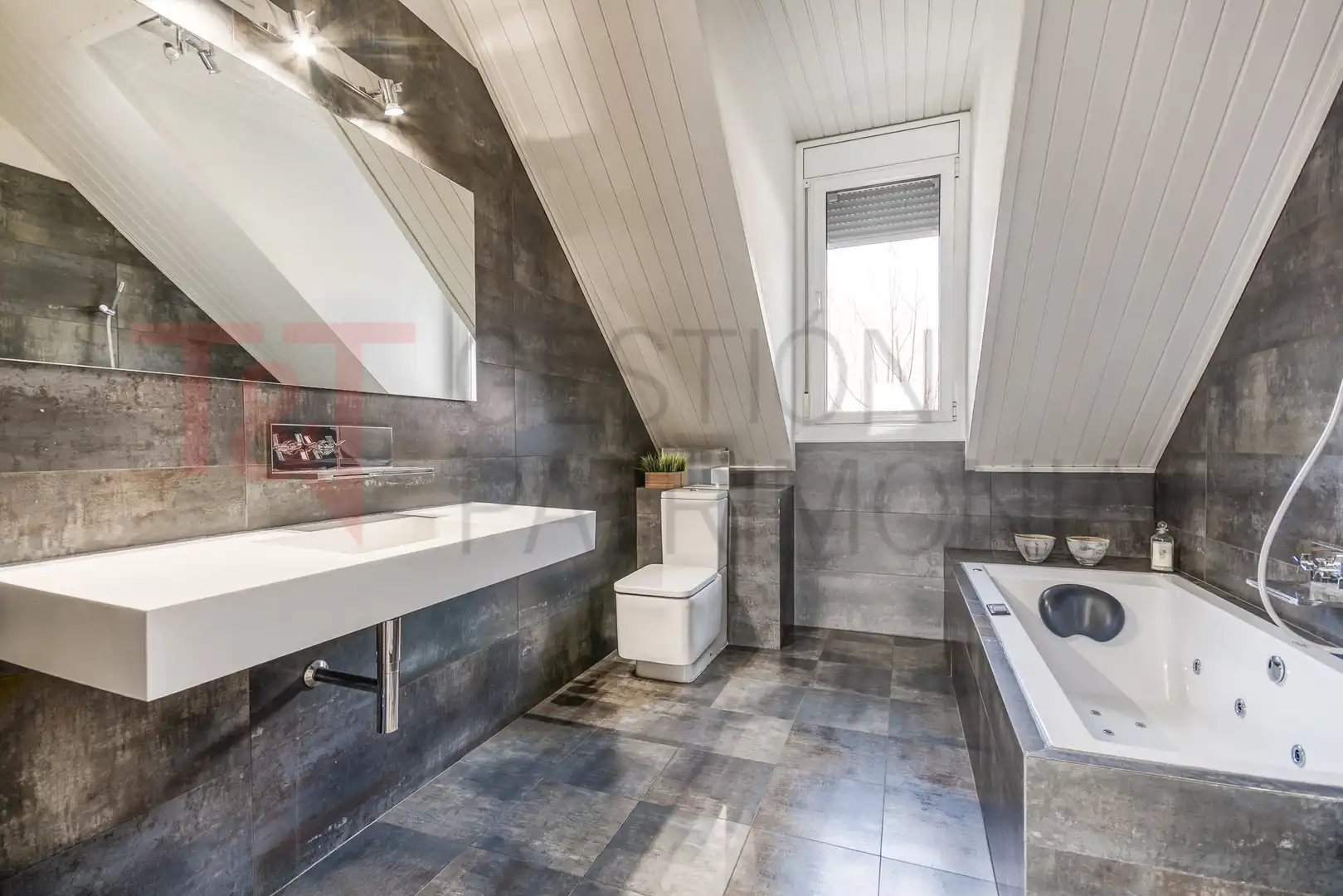 Baño de Casa o chalet en venta en Canovelles con Aire acondicionado, Calefacción y Jardín privado