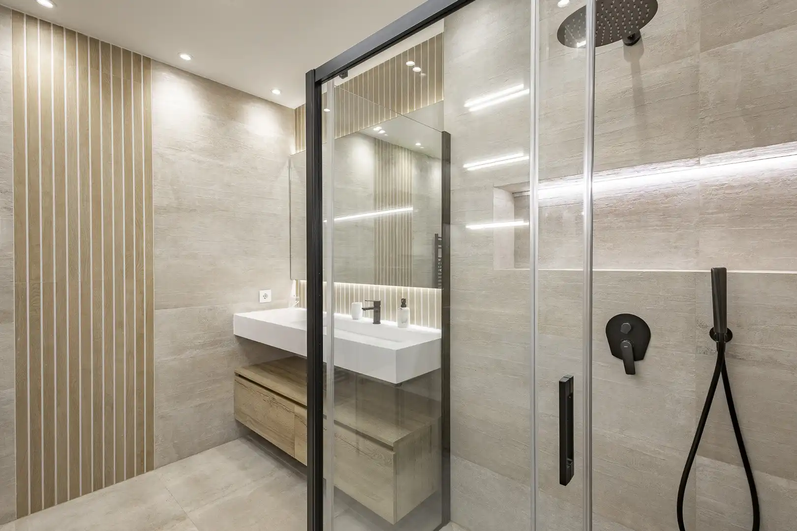 Badezimmer von Haus oder Chalet zur Miete in Sitges mit Klimaanlage, Heizung und Privatgarten