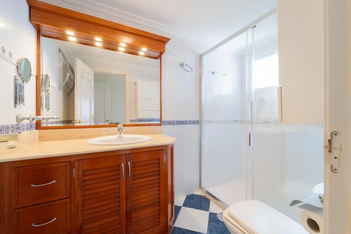 Baño de Dúplex en venta en Rincón de la Victoria con Aire acondicionado, Calefacción y Jardín privado